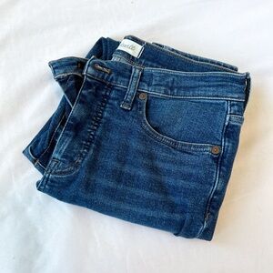 The Madewell 9” Mid-Rise Skinny jean